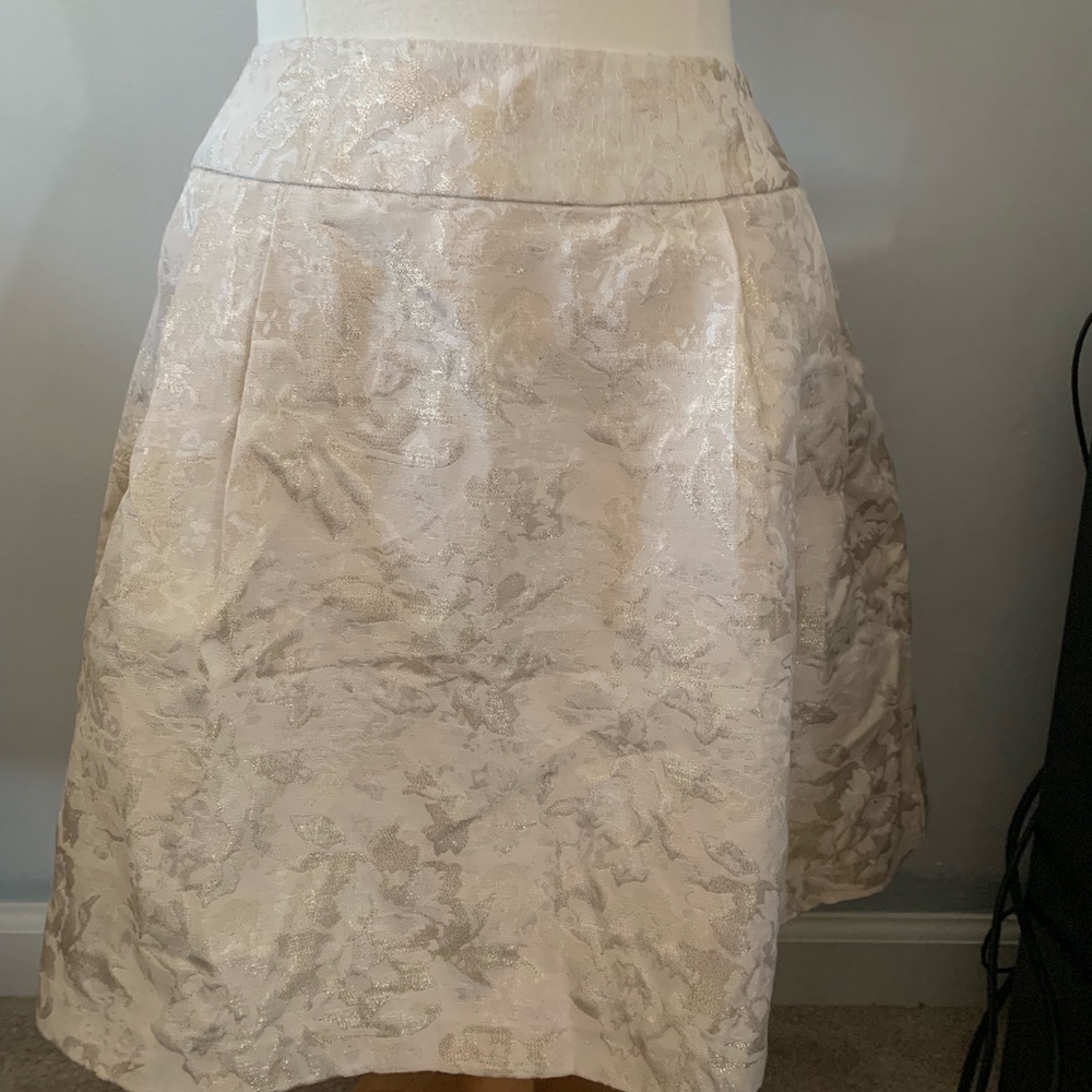 Jennifer Lopez gold sparkle skirt. Size 4. New with tags.